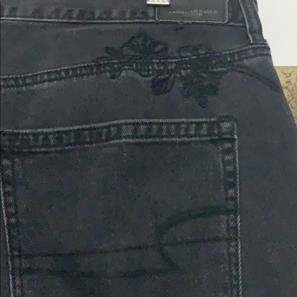 American Eagle Outfitters Embroidered Mom Jeans - Picture 6 of 8